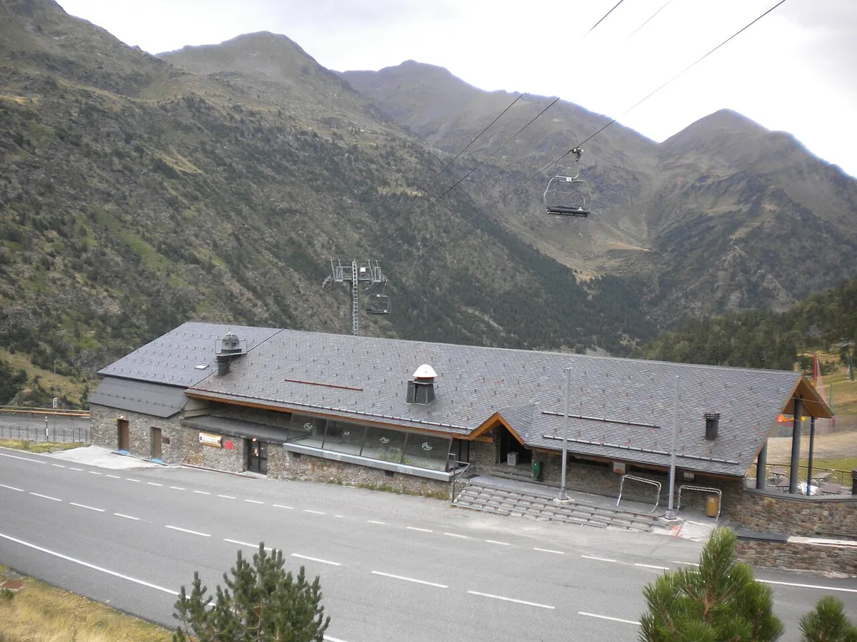 Arcalis, Andorra. Photo: Àlex (CC BY-SA 3.0); resized and converted to WebP.
