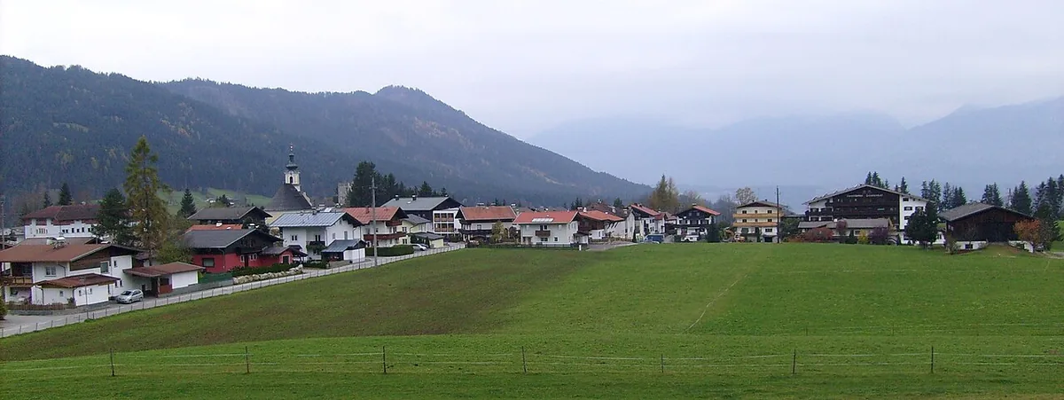 Itter, Austria. Photo: Felix König (CC BY-SA 3.0); resized and converted to WebP.