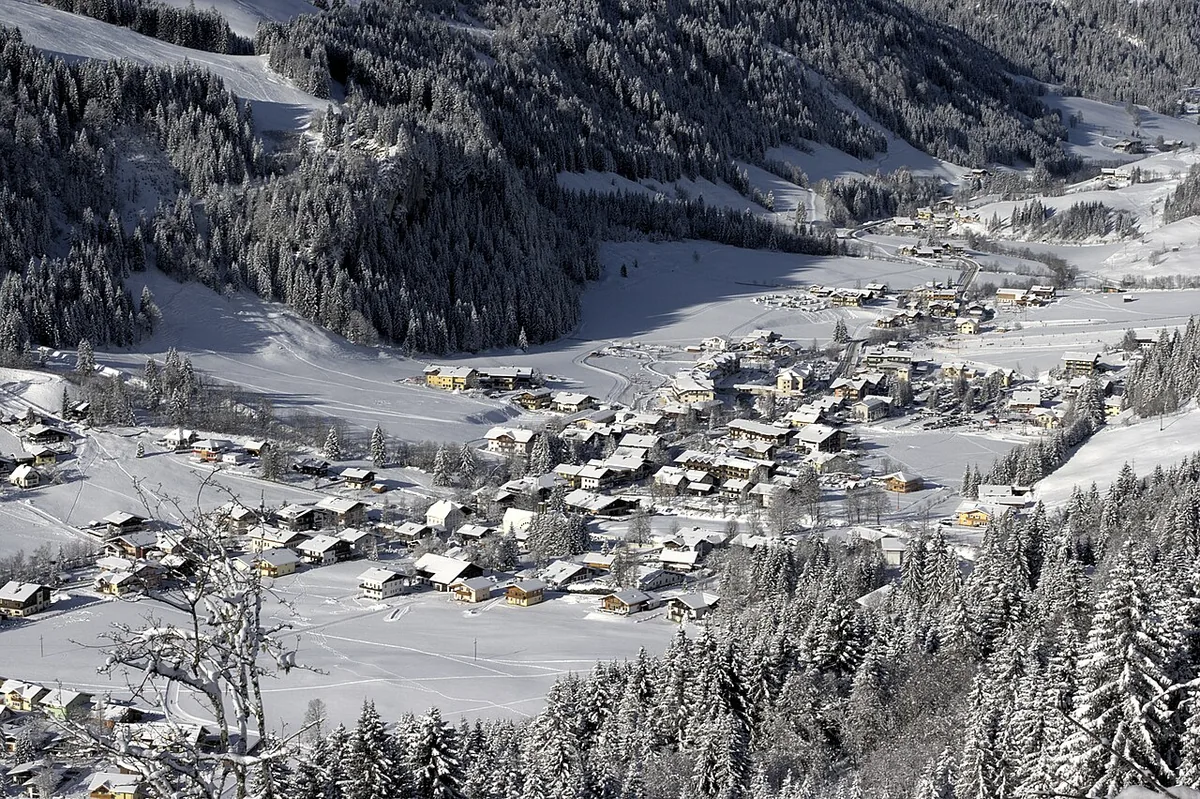Kleinarl, Austria. Photo: Markus Leupold-Löwenthal (CC BY-SA 3.0); resized and converted to WebP.