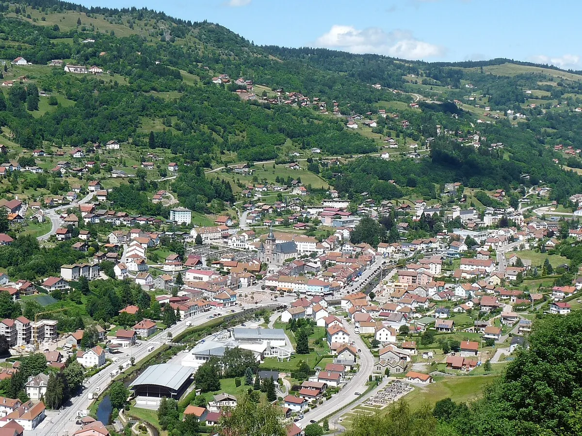 La Bresse, France. Photo: Epiceavert (CC BY-SA 3.0); resized and converted to WebP.