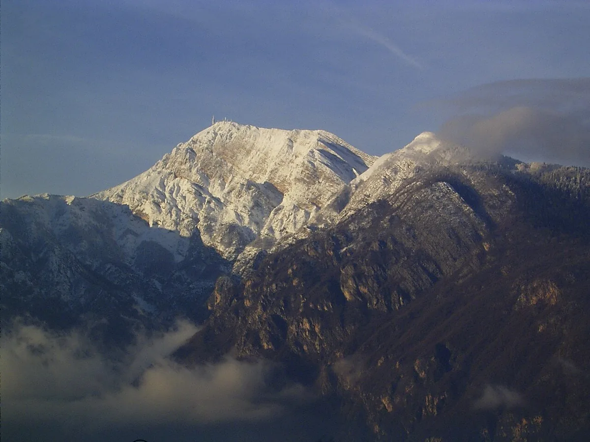 Monte Bondone, Italy. Photo: Ronchet (CC BY-SA 3.0); resized and converted to WebP.