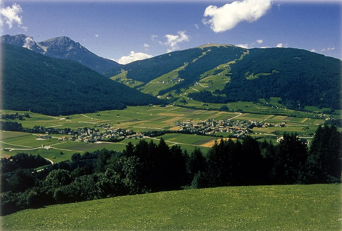 Olang, Italy. Photo: TVOlang (CC BY 3.0); resized and converted to WebP.