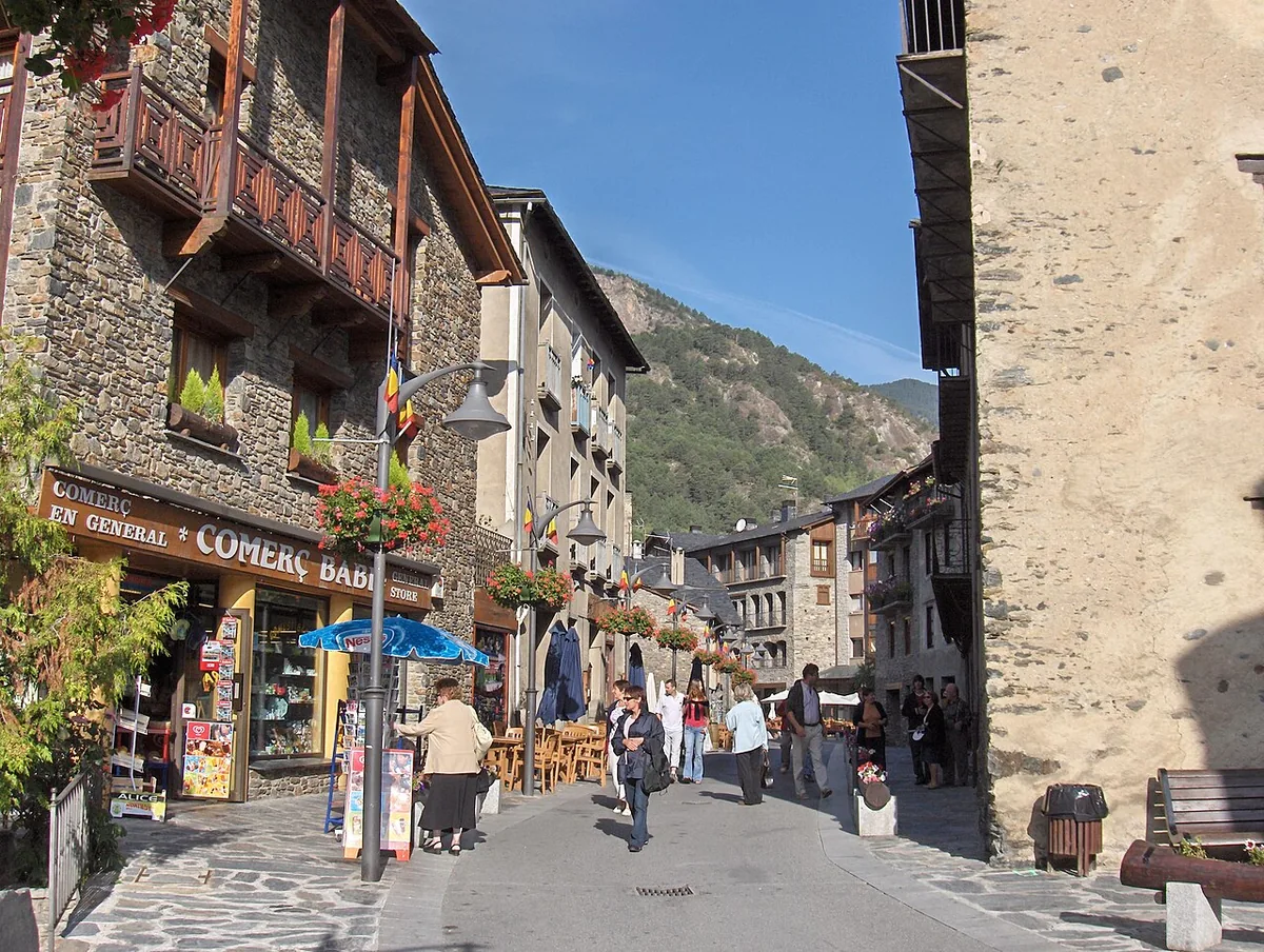 Ordino, Andorra. Photo: Matthew Ross (Public domain); resized and converted to WebP.