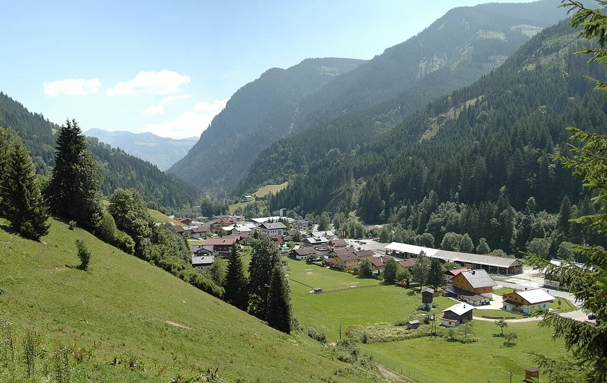 Viehhofen, Austria. Photo: Grosingerm (CC BY-SA 3.0); resized and converted to WebP.