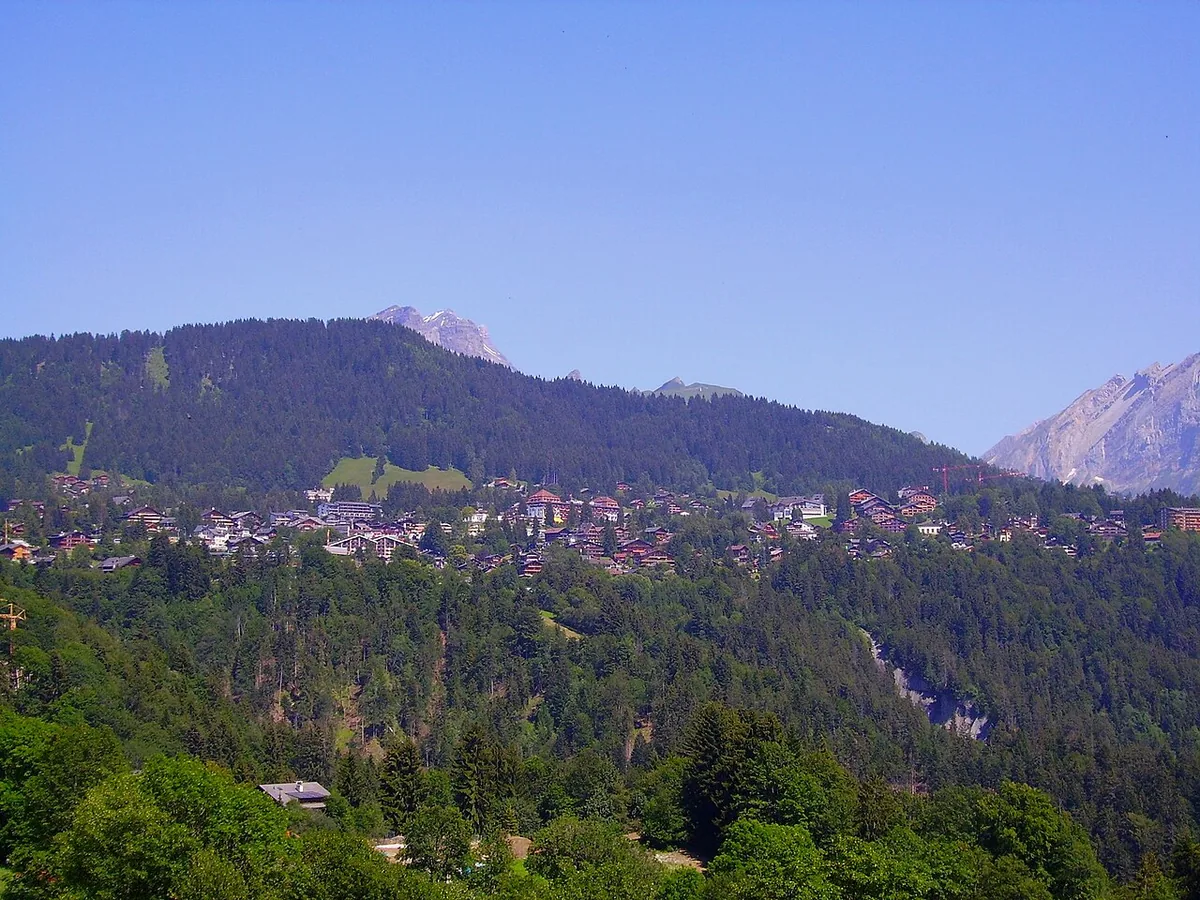 Villars-sur-Ollon, Switzerland. Photo: Bledard92 (CC BY-SA 3.0); resized and converted to WebP.