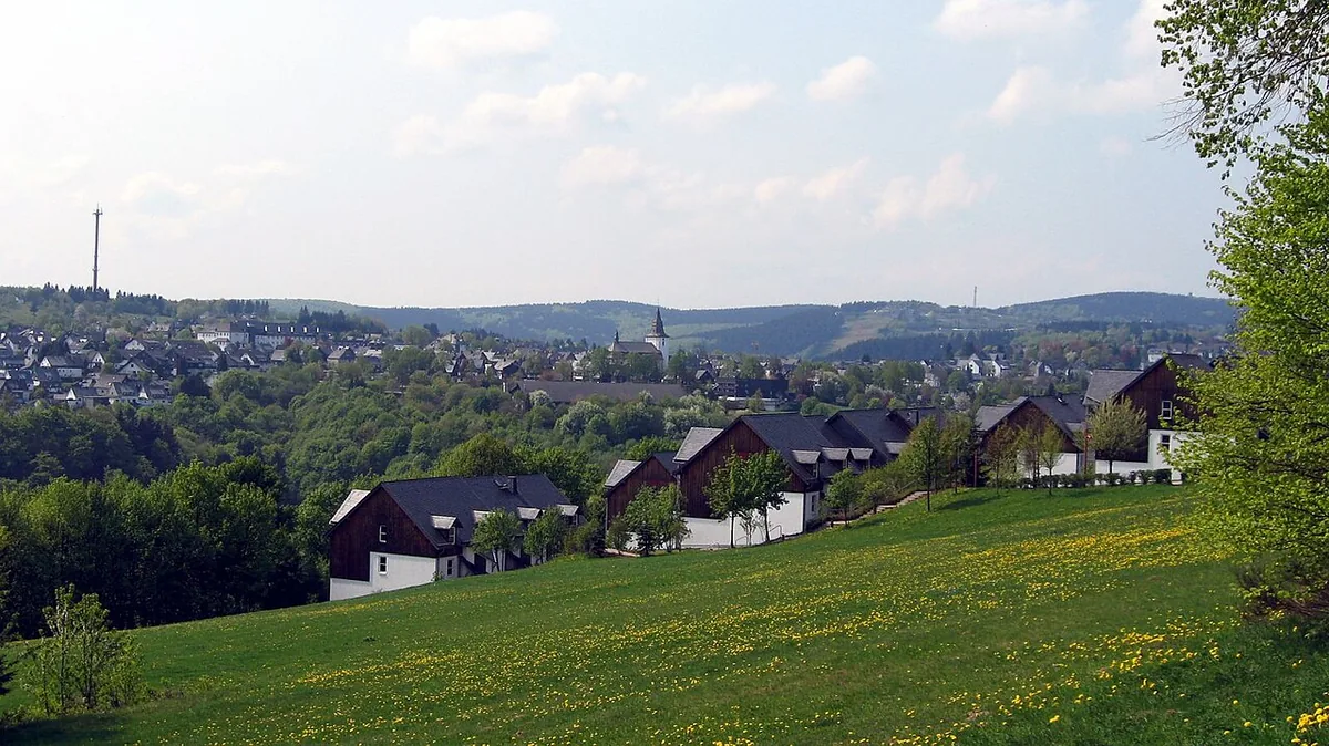 Winterberg, Germany. Photo: Dirk Schmidt ( celsius ) (CC BY-SA 3.0); resized and converted to WebP.